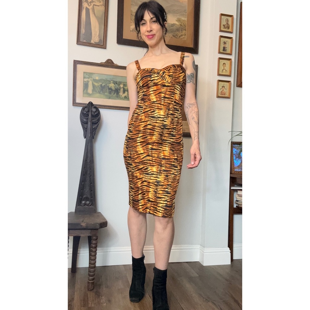 Deadly Dames Micheline Pitt Pinup Girl Clothing Tiger Print Wiggle Dress Small